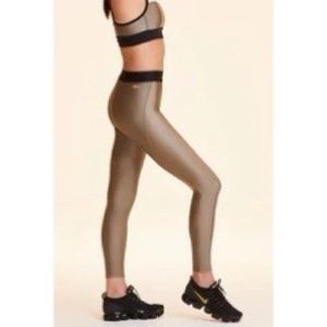 ALALA Fame leggings. Gold- size medium